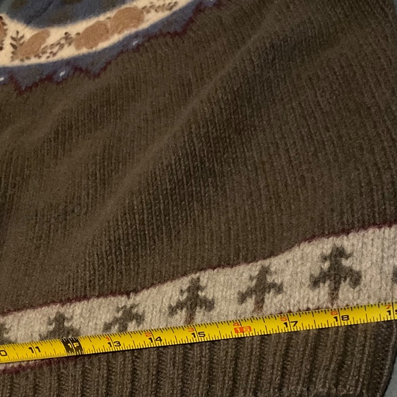 NORTHERN REFLECTIONS BRAND Beautiful Sweater Not Worn - Picture 7 of 11